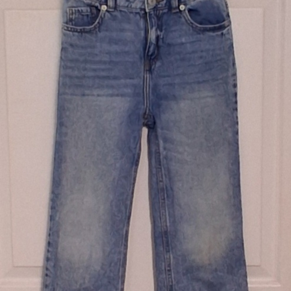 Super Cute And Stylish 90s Inspired Girls Jeans With Unfinished Hem